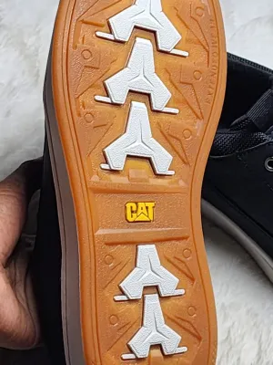 Baskets CAT en cuir marron – Modèle Urban Casual