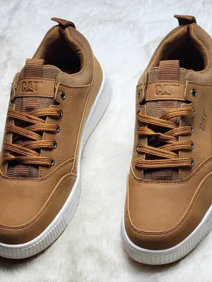 Baskets CAT en cuir marron – Modèle Urban Casual