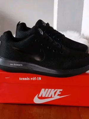 Divers tennis de marque de bonne qualité