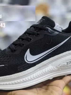 Divers tennis de marque de bonne qualité